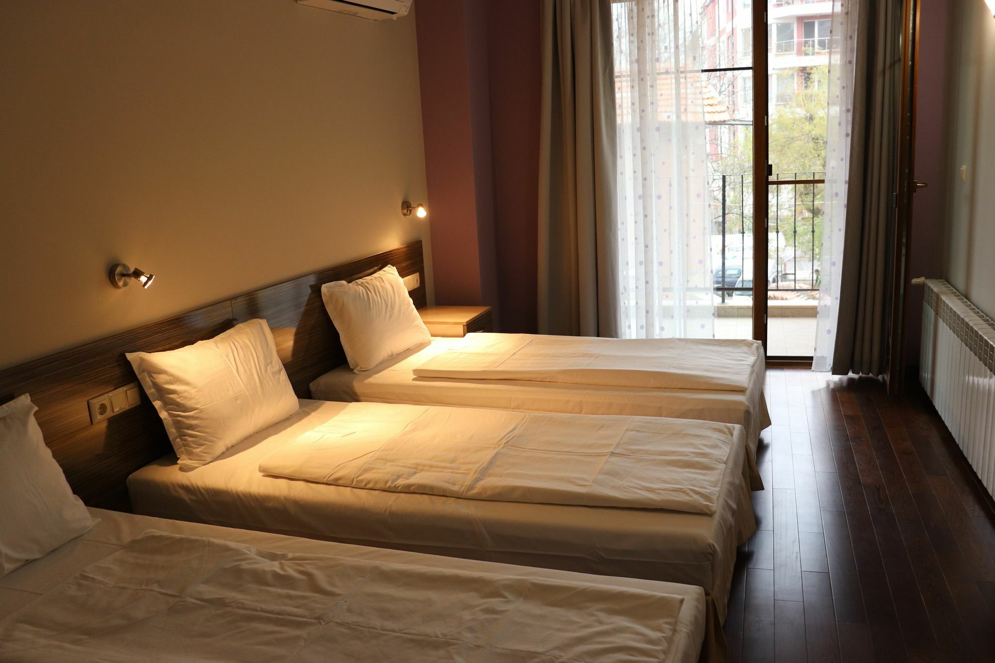 Roots Hotel And Wine Bar 普罗夫迪夫 外观 照片
