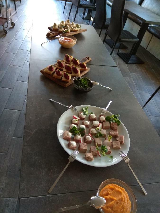Roots Hotel And Wine Bar 普罗夫迪夫 外观 照片
