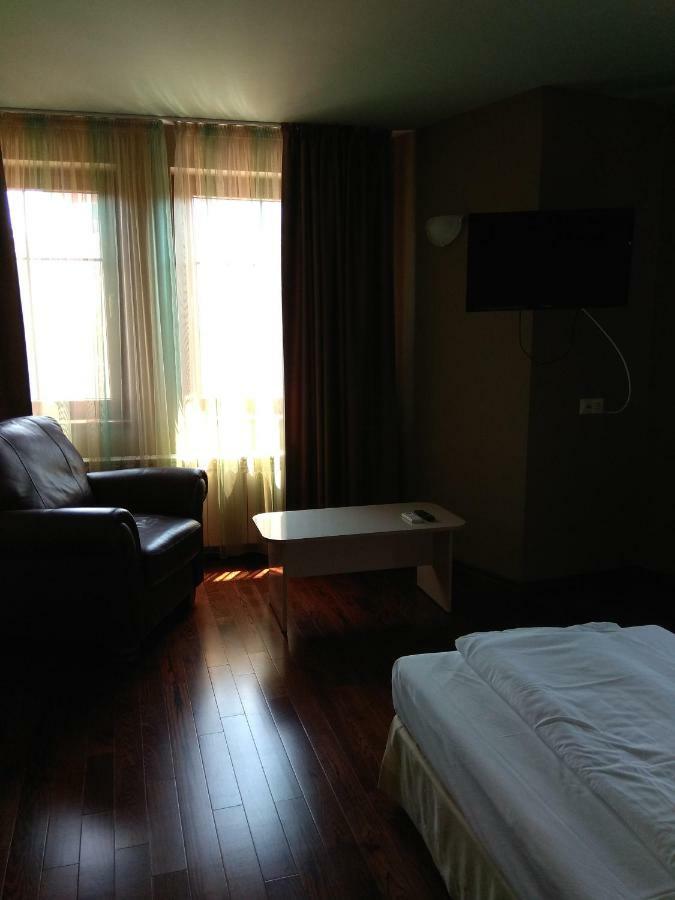 Roots Hotel And Wine Bar 普罗夫迪夫 外观 照片