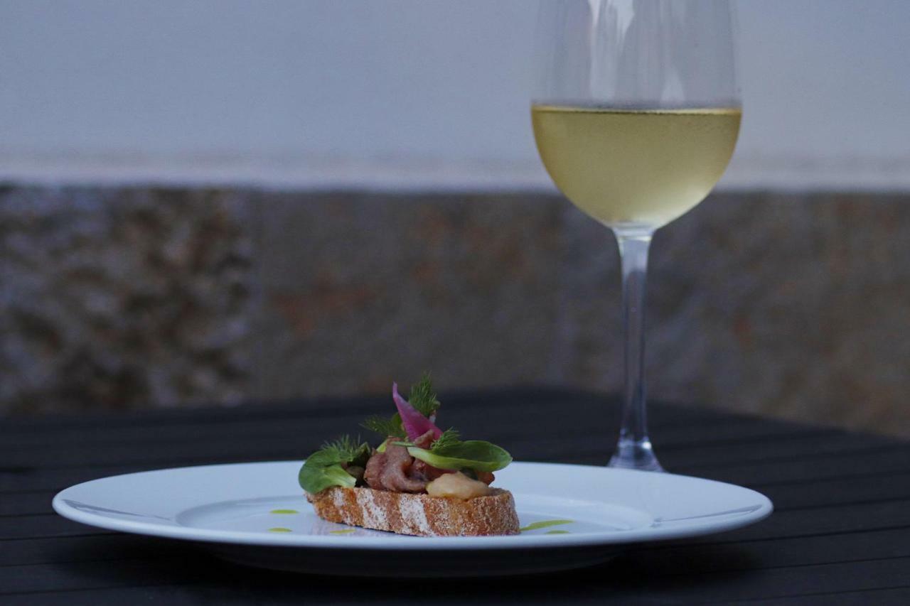 Roots Hotel And Wine Bar 普罗夫迪夫 外观 照片